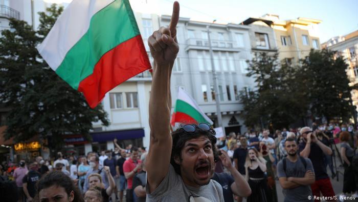 Bulgaristan’da Hükümet Karşıtı Protestolar: Yolsuzluk İstifa!
