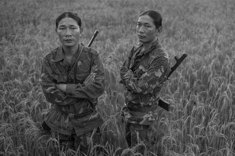 Vietnam’dan Oymalı İki Tüfek