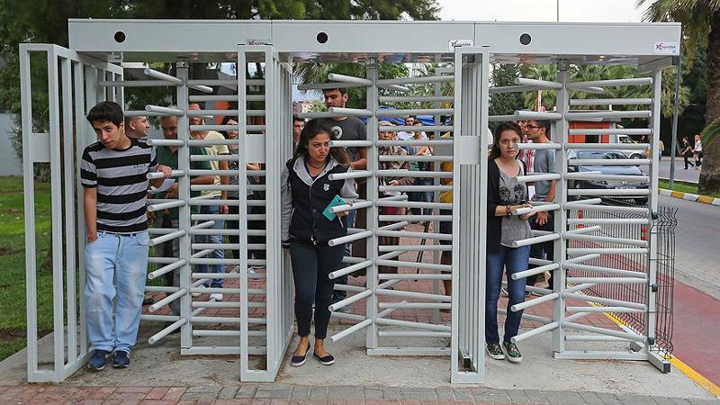 Akademiyi Çevreleyen Hakikat
